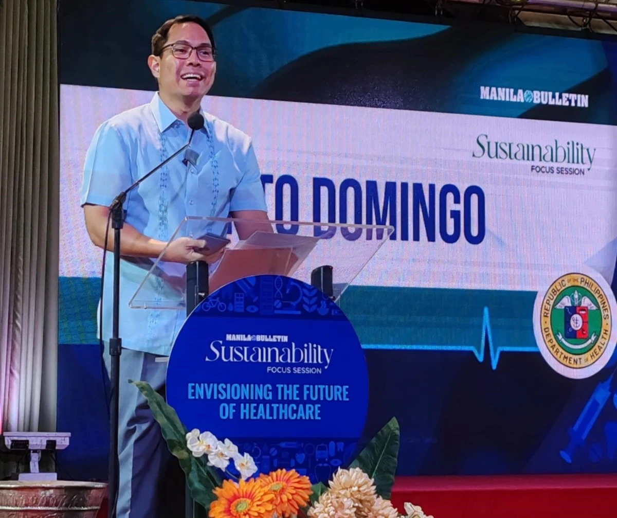 DOH Assistant Secretary Alberto Domingo addresses healthcare students at the Sustainability Focus Session.