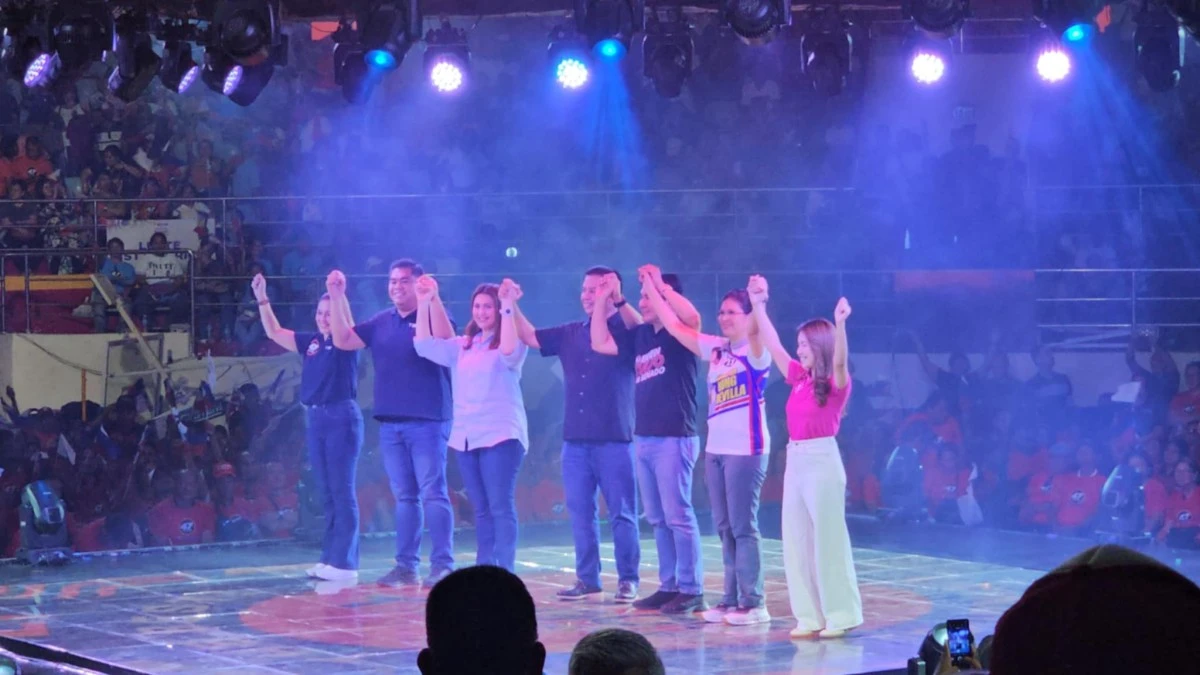 House Speaker Martin Romualdez (center) leads the pro-Alyansa para sa Bagong Pilipinas grand rally in Tacloban City (Contributed photo)
