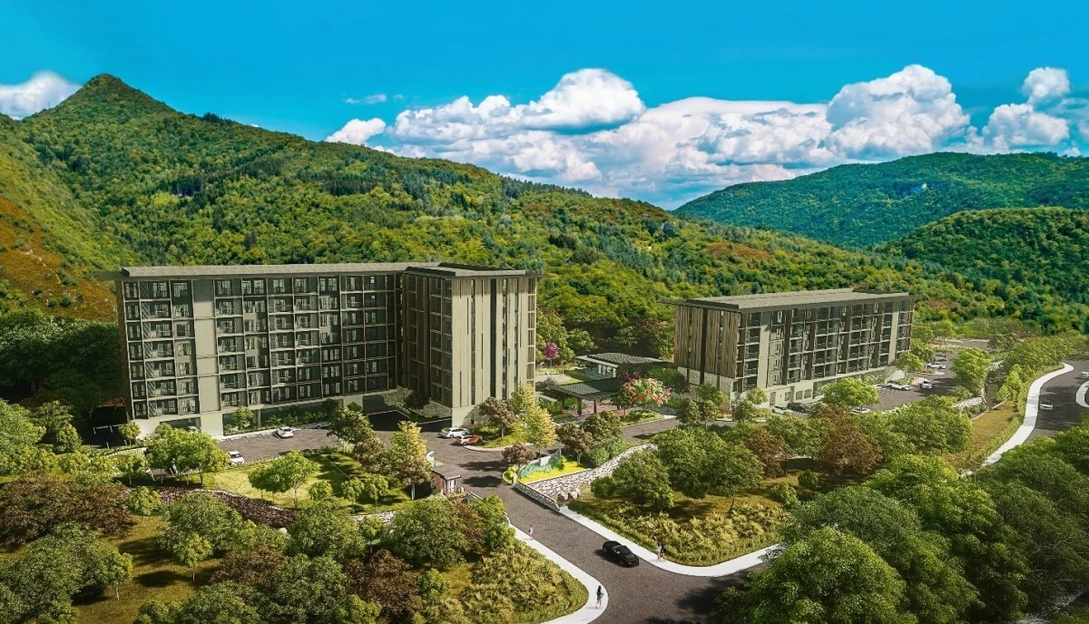 Forested landscapes, sweeping mountain vistas and beachside access make Pico Terraces a luxurious coastal escape.