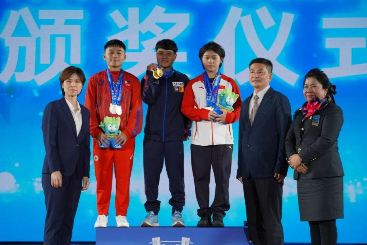 Rosegie Ramos, second from left.