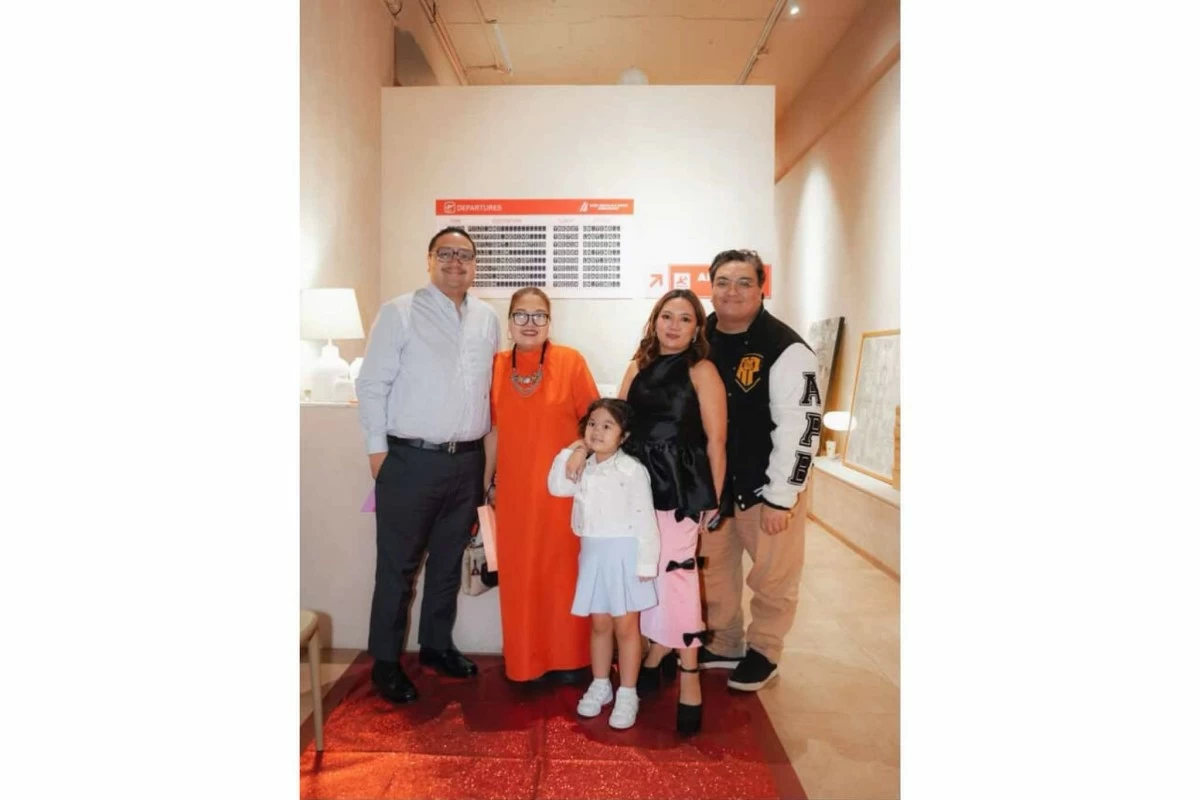 Nicole with her family 