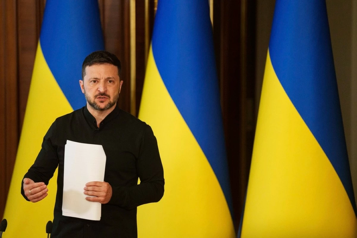 Ukrainian President Volodymyr Zelenskyy speaks to journalists during a press conference in Kyiv, Ukraine, Tuesday, May 13, 2025. (AP Photo/Evgeniy Maloletka)