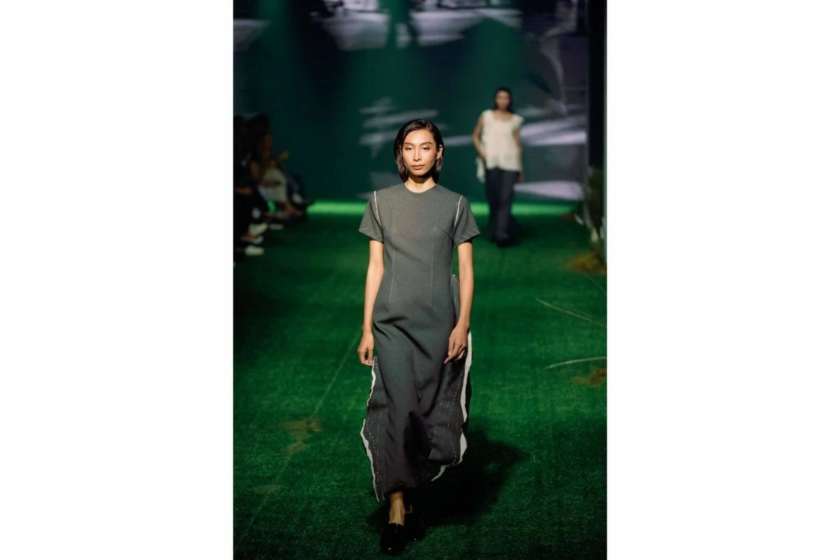 Karl Nadales' 'A-17'