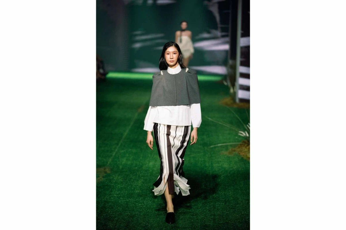 Karl Nadales' 'A-17'