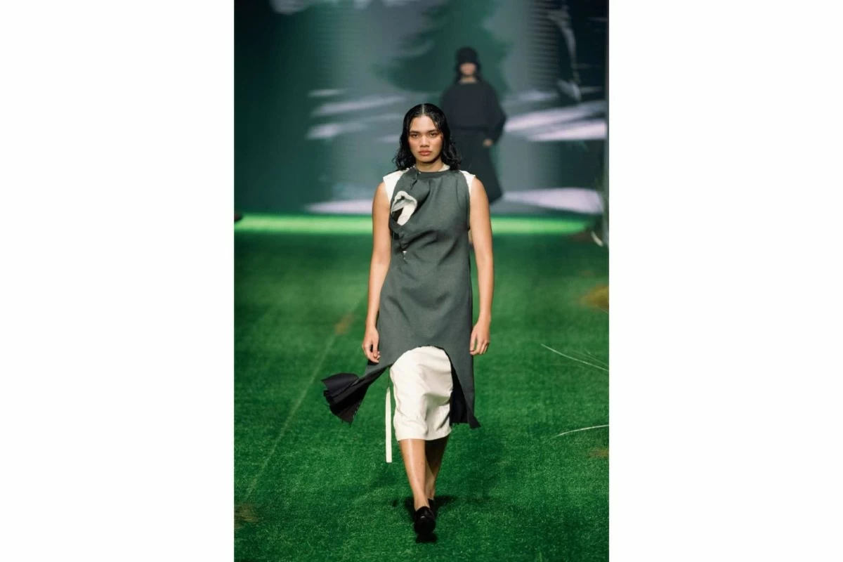 Karl Nadales' 'A-17'