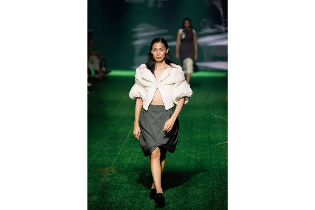 Karl Nadales' 'A-17'