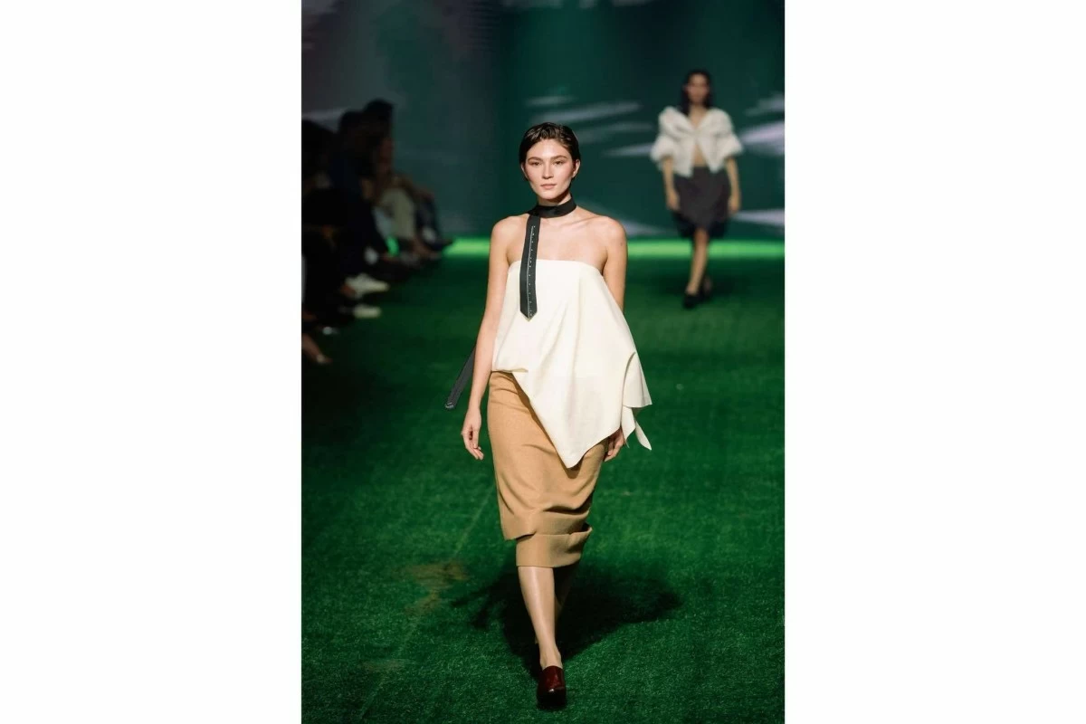 Karl Nadales' 'A-17'