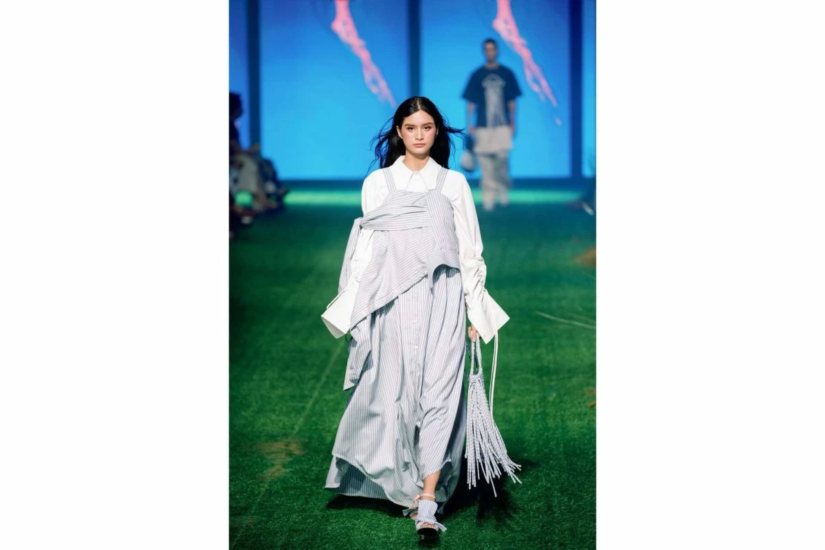 Peach Garde's 'Sea-scape'