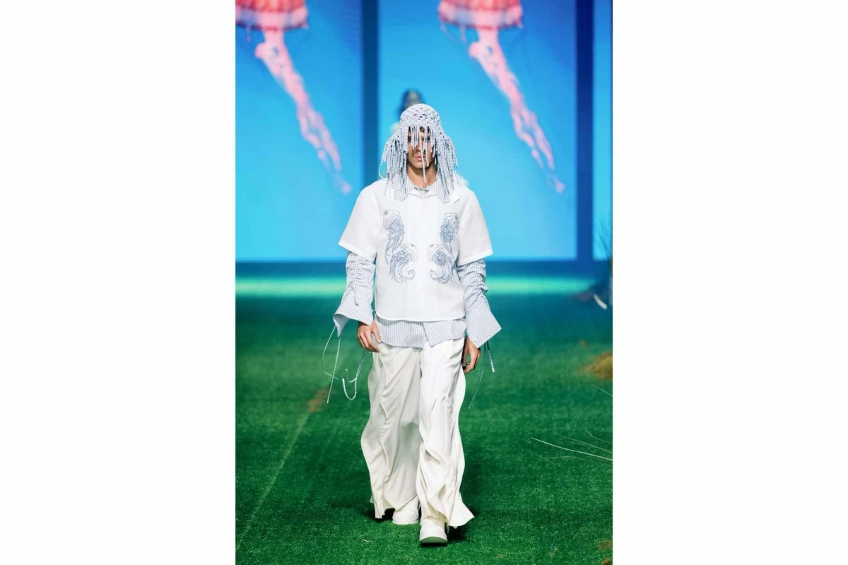 Peach Garde's 'Sea-scape'