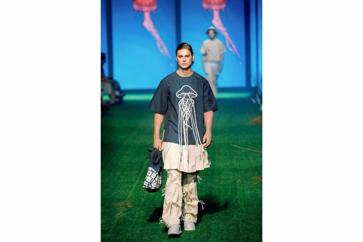 Peach Garde's 'Sea-scape'