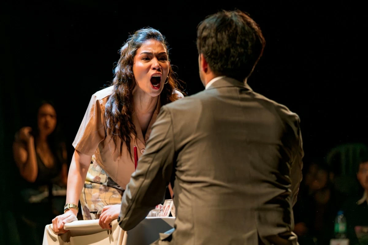 Yesh Burce as Misis and Rowi Du as Mister