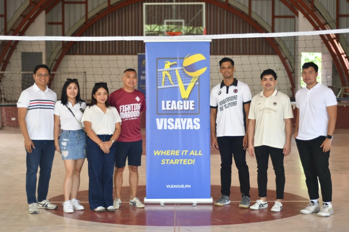(From left) Harry Tajo, Anne Lanante, Cheanie Salacop, Chancellor Leo Malagar, Coach Ken Boyd Abunda, Ken Ucang, Jherson Esmeralda.