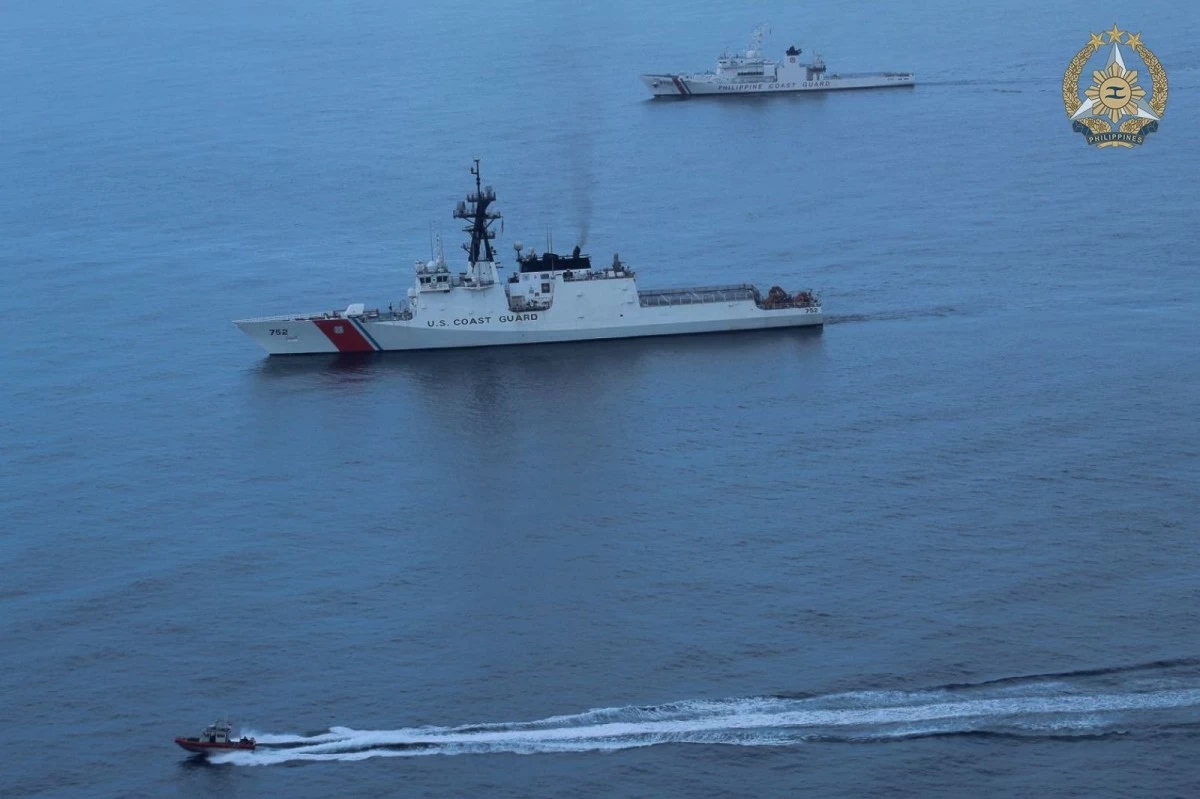 USCG Cutter Stratton (WMSL 752) and BRP Melchora Aquino (MRRV 9702) maneuver in unison during the 6th bilateral Maritime Cooperative Activity on May 20, 2025. (photo: AFP)