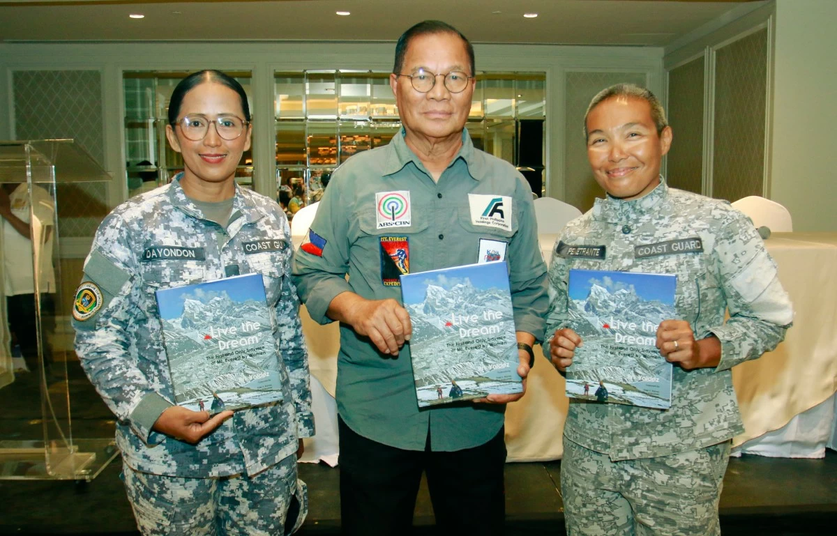AT THE PEAK OF IT ALL (From left) PCG Commander Carina Dayondon, expedition leader Art Valdez, and PCG First Class Petty Officer Noelle Wenceslao