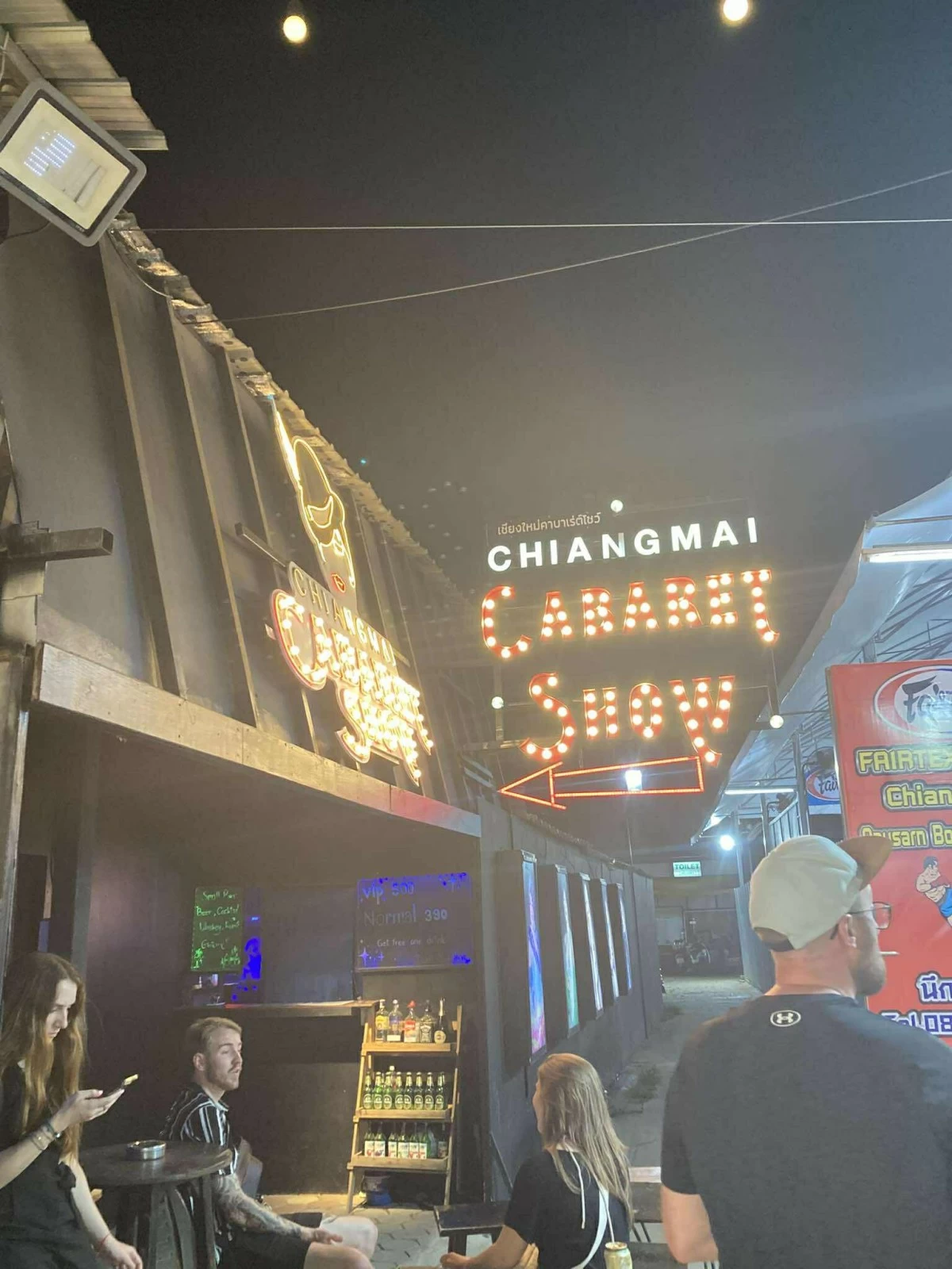 KNOCKOUT SHOWS Located next to one another, you can opt for a cabaret experience or a live Muay Thai boxing match.