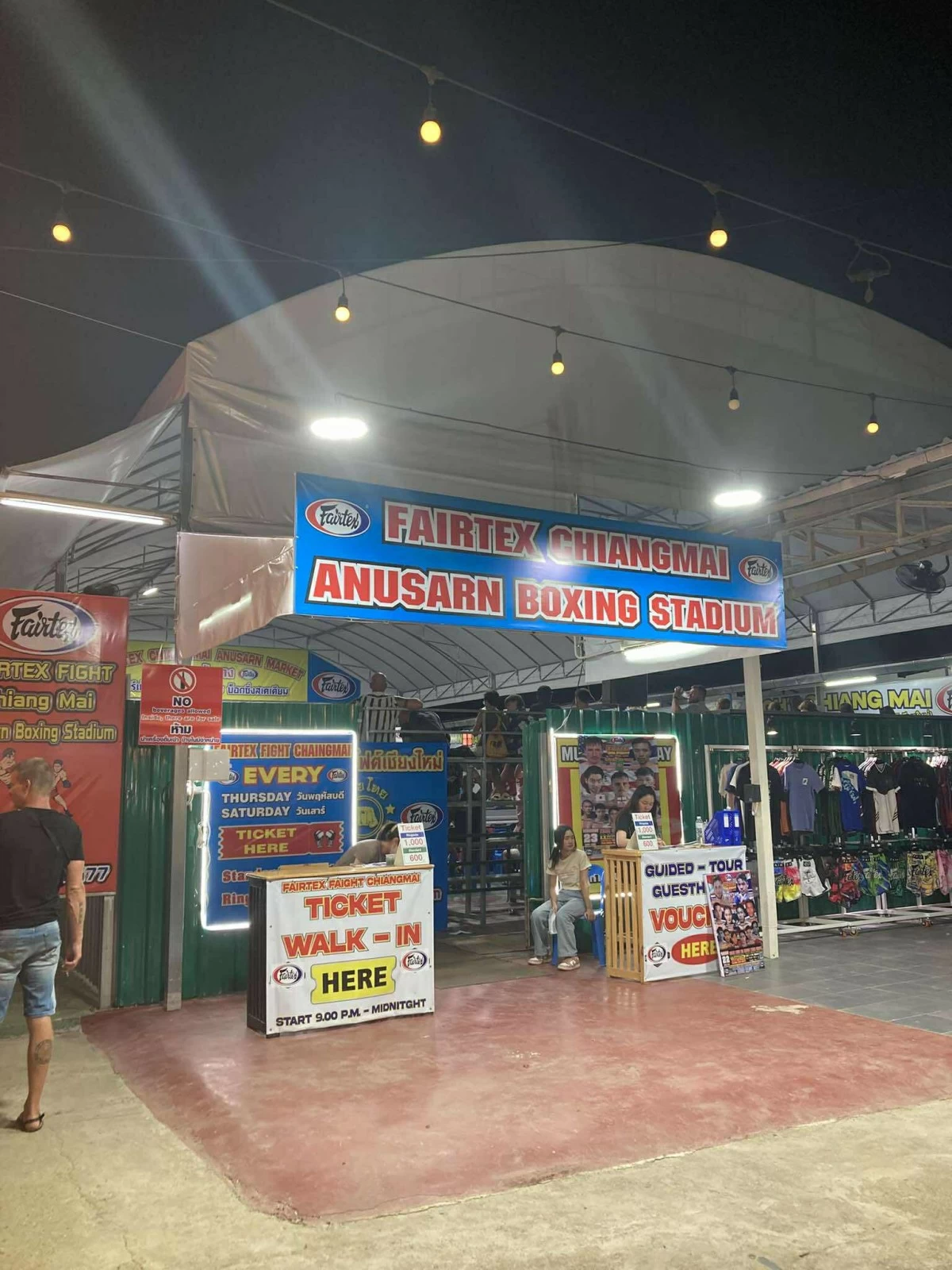 KNOCKOUT SHOWS Located next to one another, you can opt for a cabaret experience or a live Muay Thai boxing match.