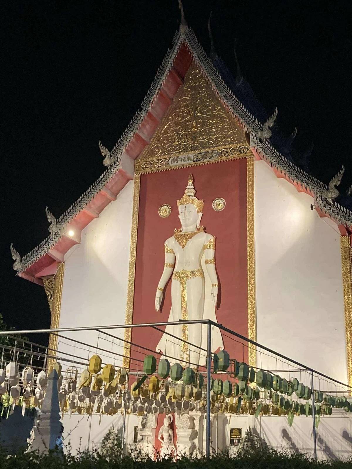 SERENITY NOW Buddhist temple Wat Si Don Chai offers a quiet refuge in the busy city.