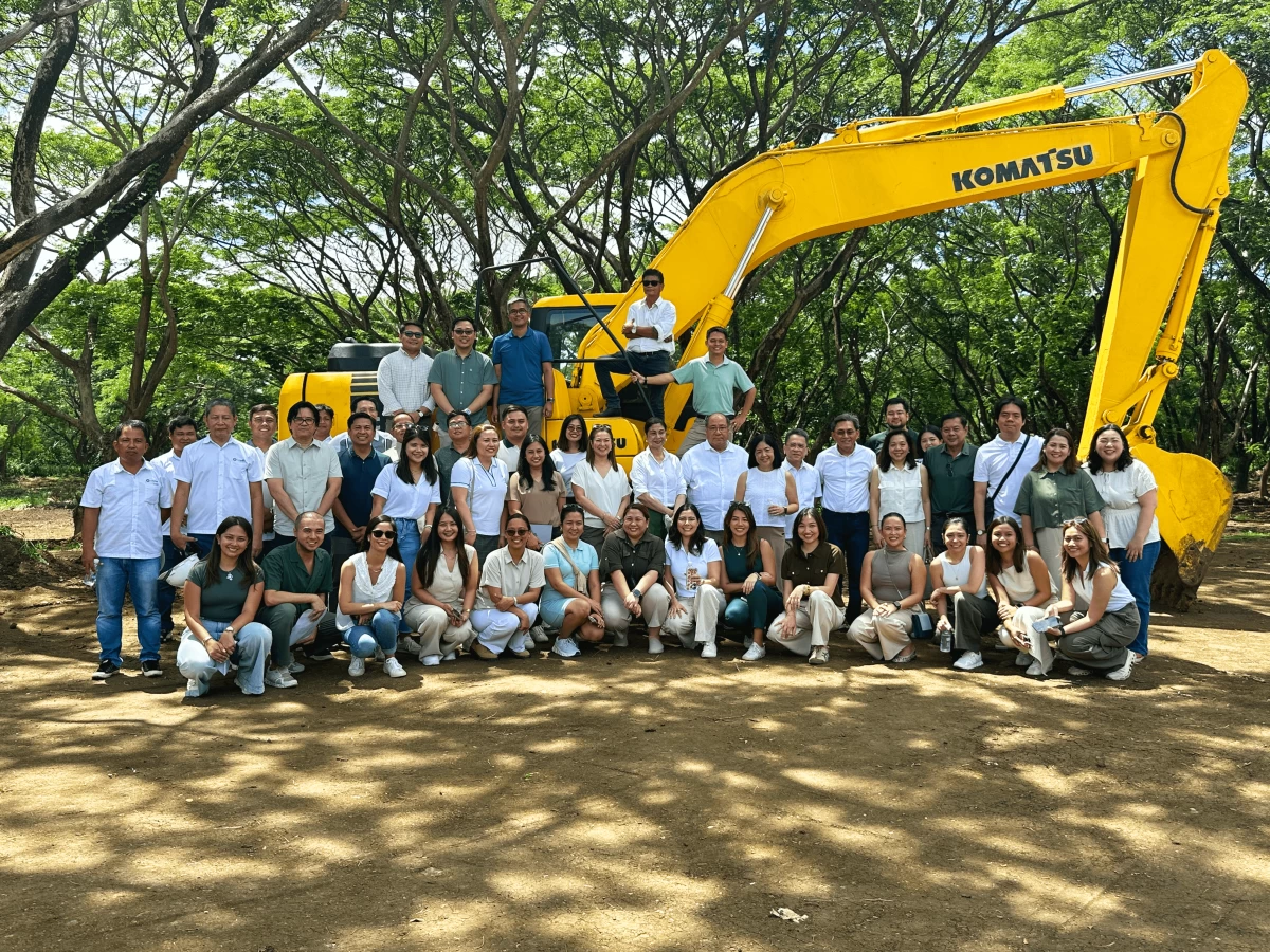 The Rockwell Land team comes together at the ceremonial groundbreaking of the new house and lot enclave at Rockwell South at Carmelray.