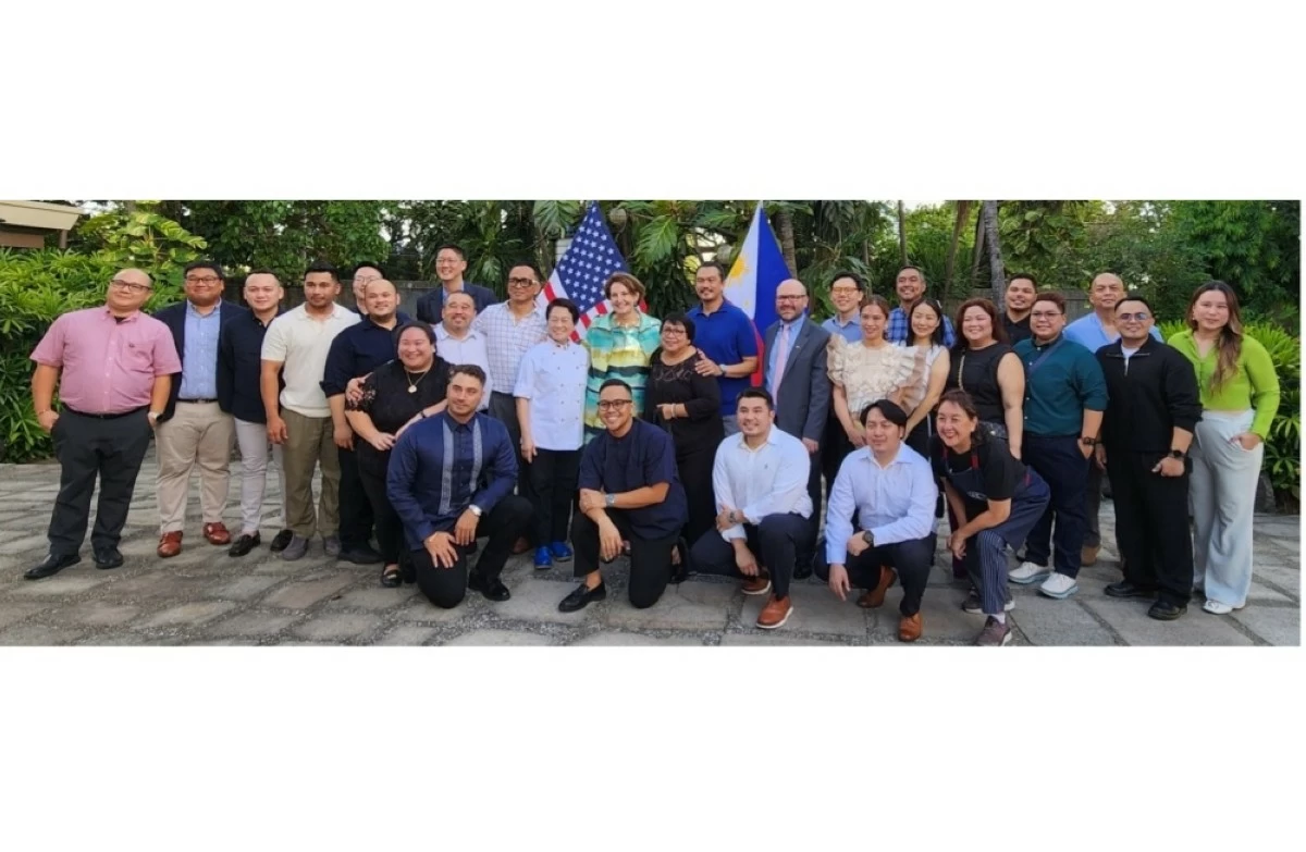 Ambassador MaryKay Carlson, Counselor Michael Ward, and Chef Nancy Reyes-Lumen with chefs from Metro Manila