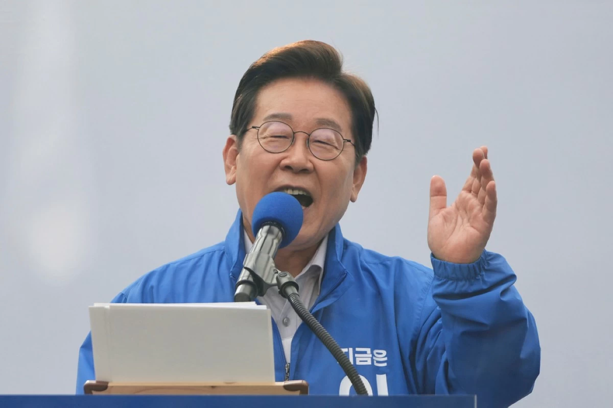FILE - South Korea's Democratic Party's presidential election candidate Lee Jae-myung, speaks during a presidential election campaign in Seoul, South Korea, Wednesday, May 28, 2025. (AP Photo/Lee Jin-man, File)