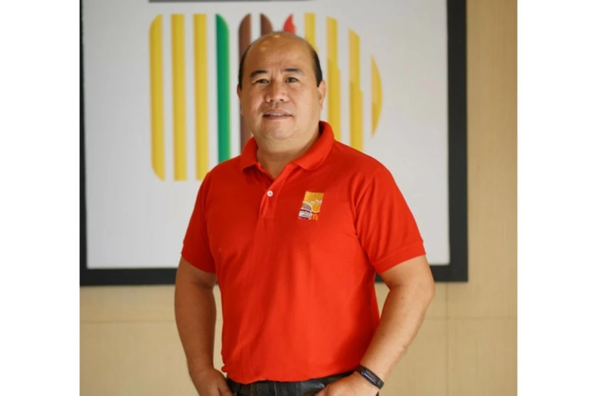 Emmanuel ‘Manny’ Reyes, one of the branch’s Operations Managers of McDonald’s in Laoag, Ilocos Norte.