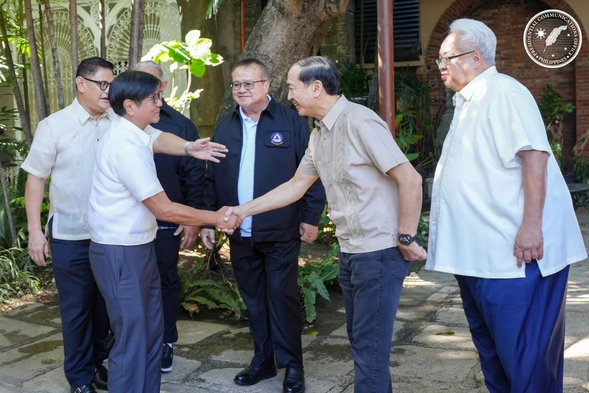 President Ferdinand R. Marcos Jr. meets labor leaders on June 3, 2025 at Malacañang. (Photo courtesy of PCO)