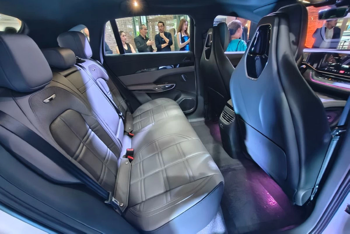 Rear seats of the Hongqi E-HS7