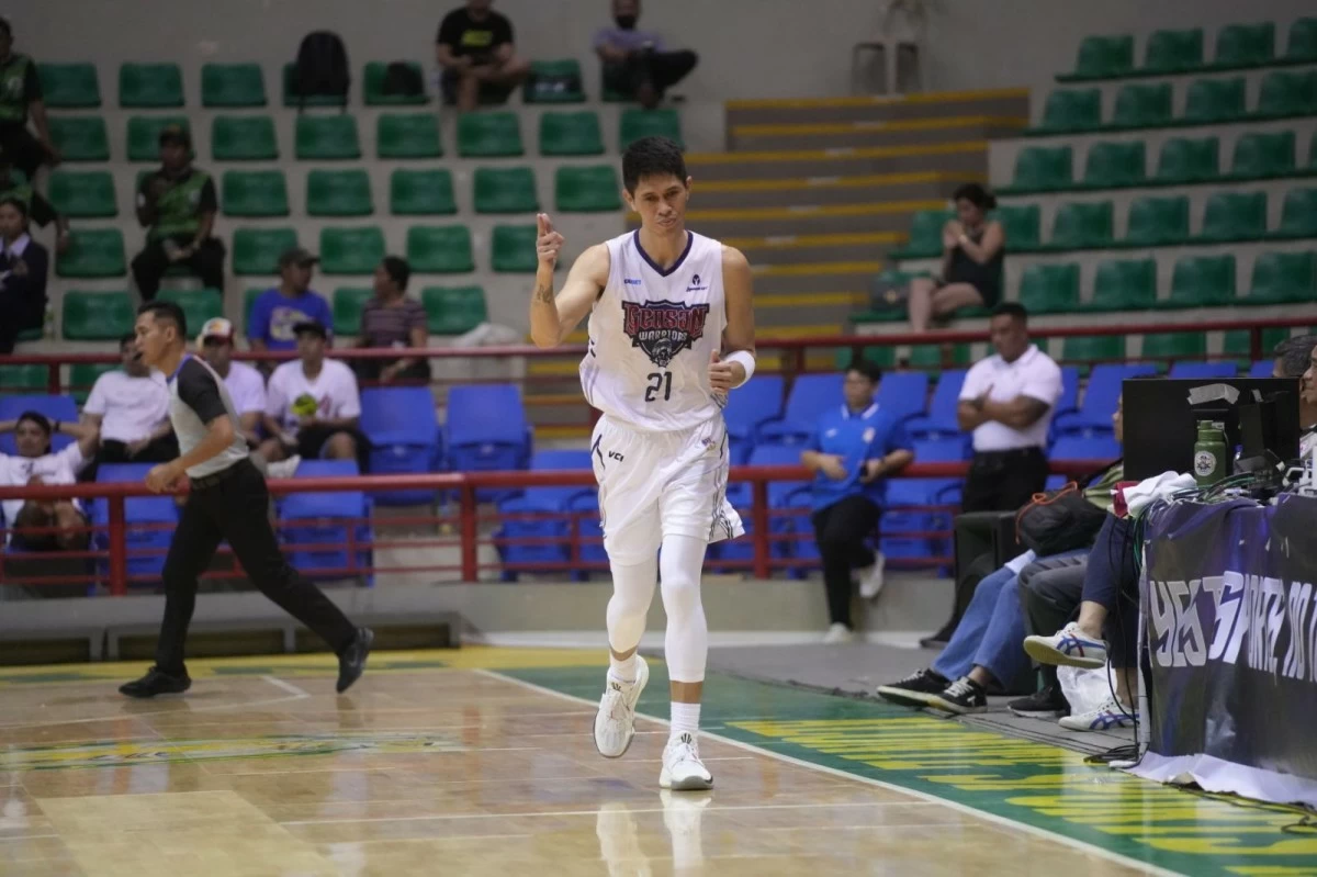 Val Acuna strikes from afar for the GenSan Warriors.