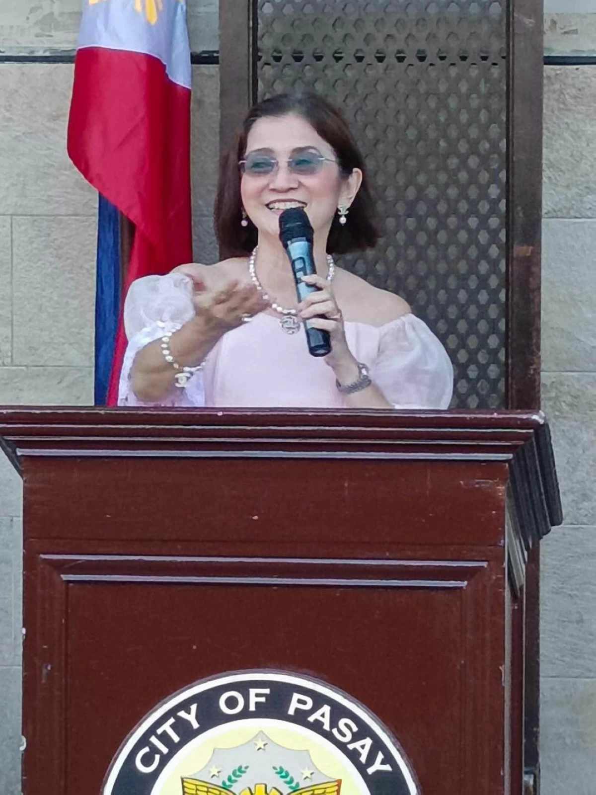 Mayor Emi Calixto-Rubiano