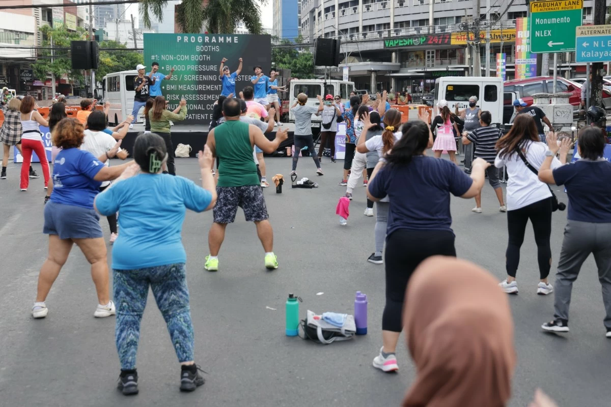Residents join the Zumba session on June 1, 2025, at Tomas Morato. (Quezon City government)