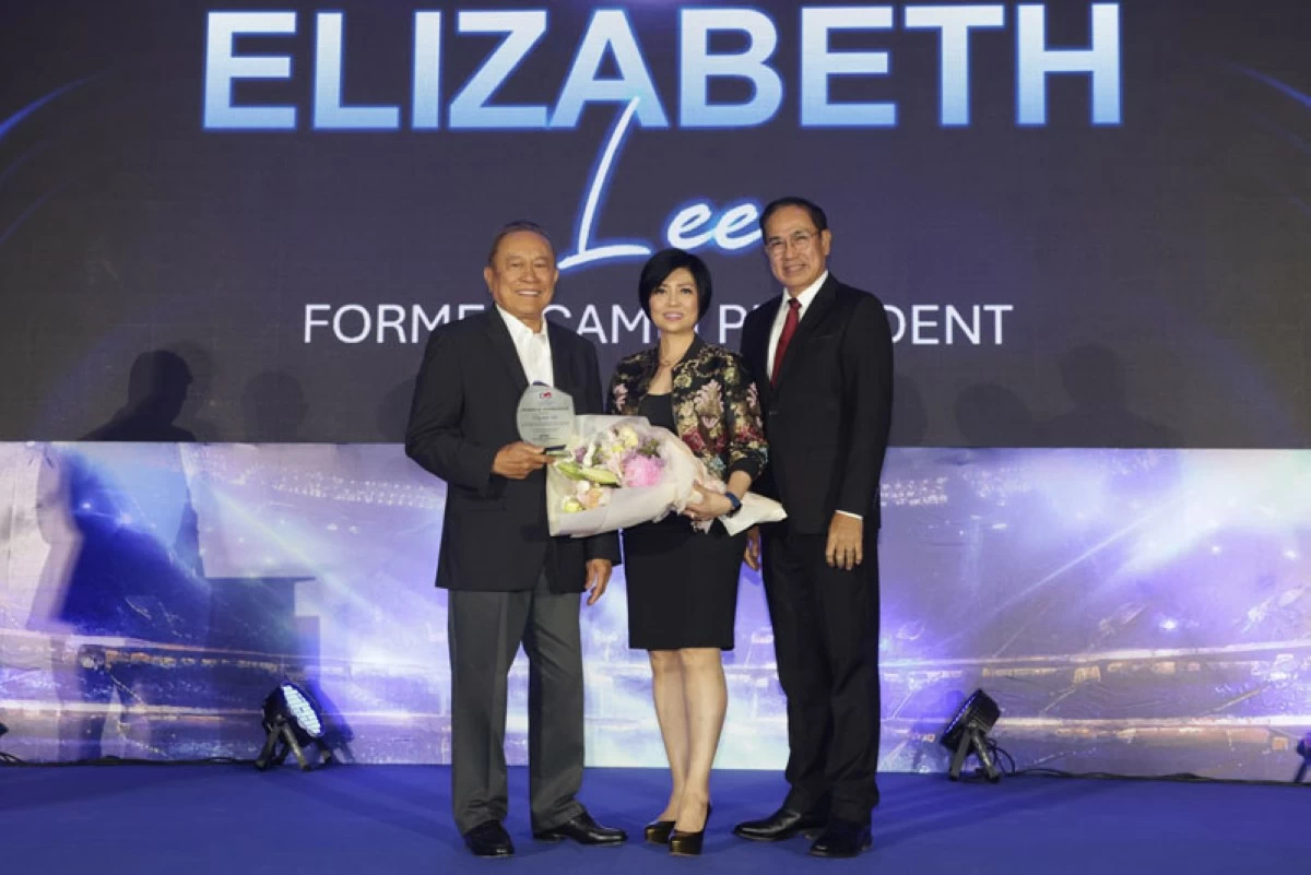 From left: CAMPI Chairman, Hon. Jose Chaves Alvarez honors former CAMPI President, Beth Lee with a plaque of appreciation, joined by current CAMPI President, Atty. Rommel Gutierrez.