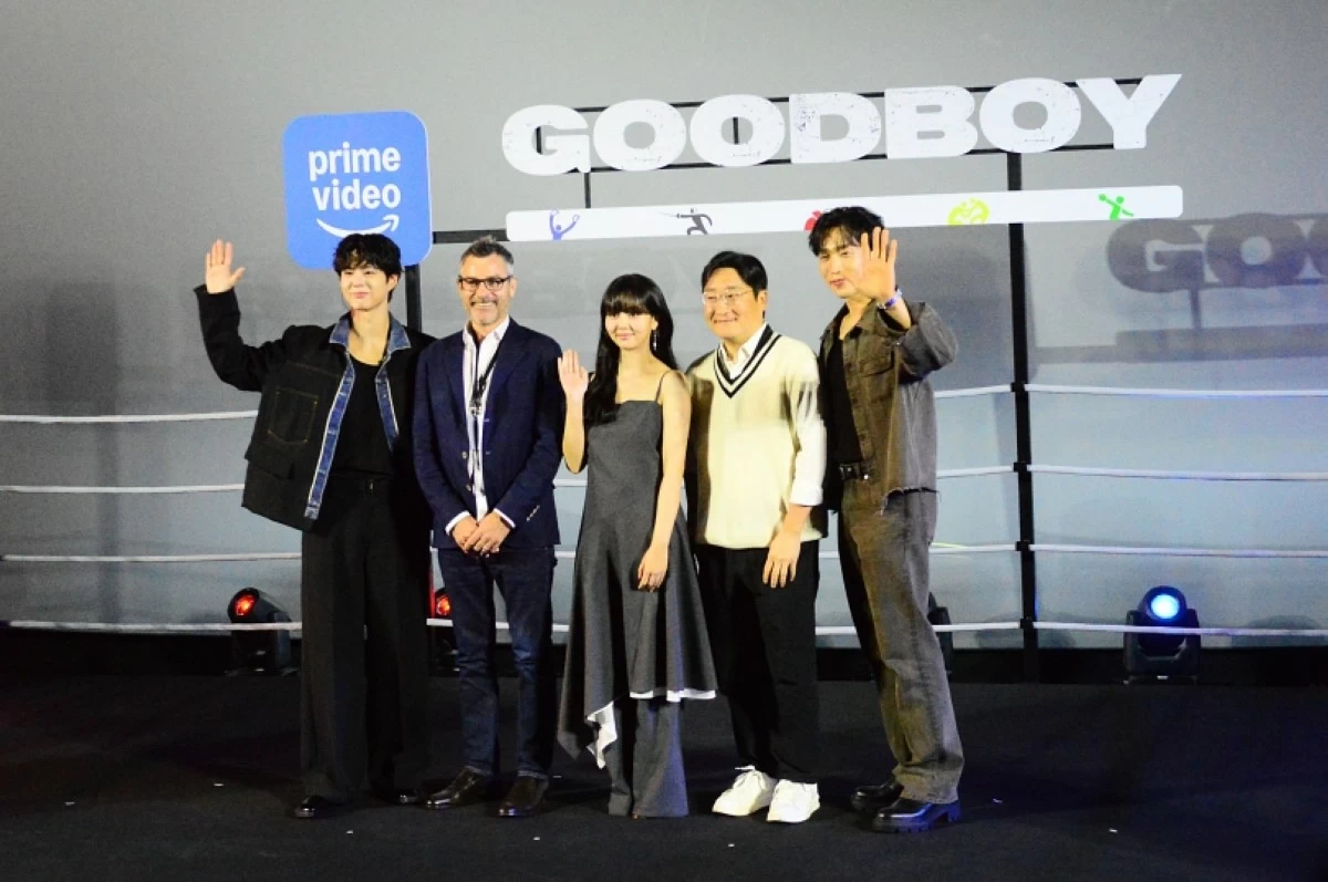 (fFrom left) Park Bo-gum, director of Prime Video in Southeast Asia, Middle East and North Africa David Simonsen, Kim So-hyun, SLL president and CEO of production Park Joonsuh, and Lee Sang-yi at the press conference for Prime Video's 