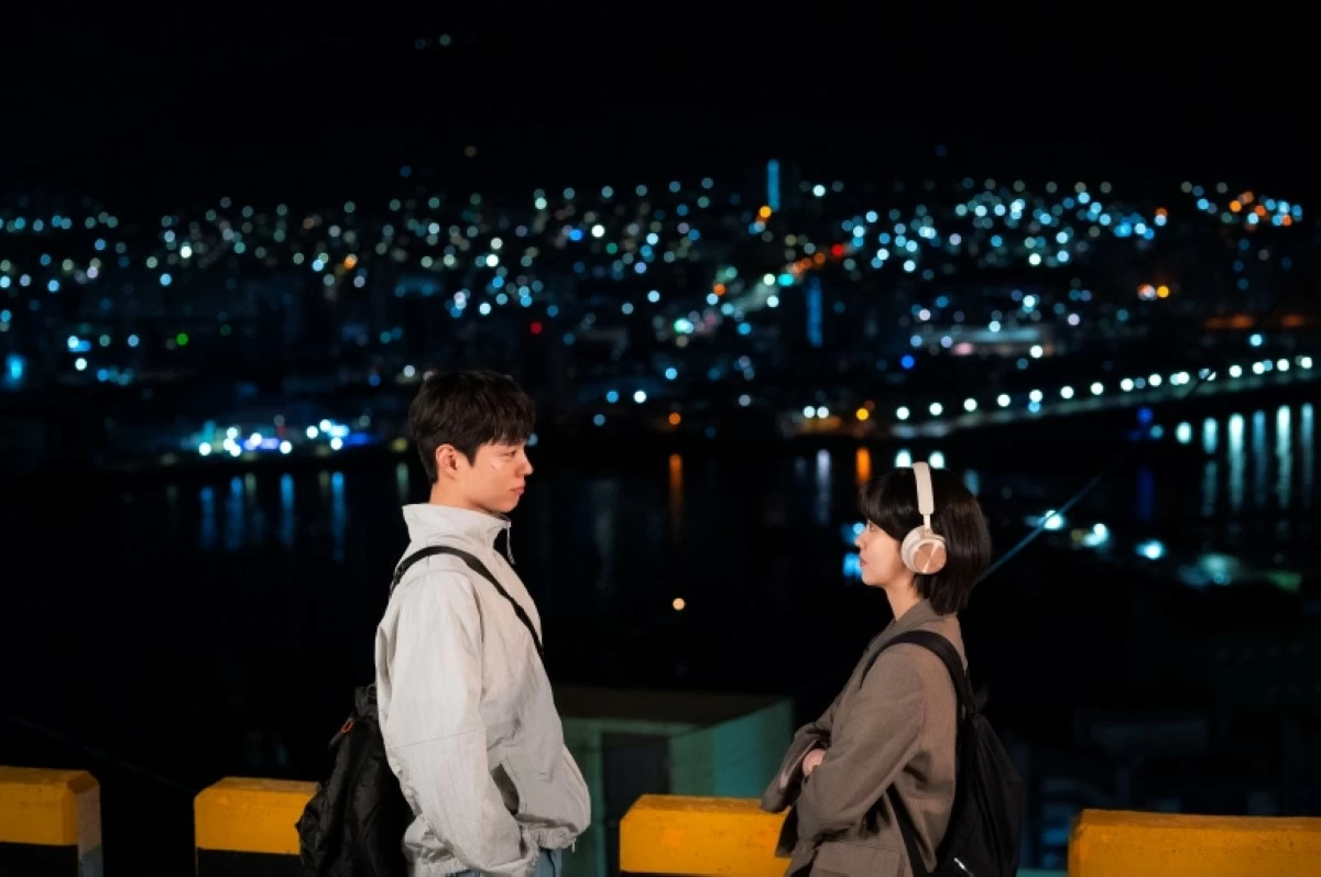 Park Bo-gum and Kim So-hyun n 