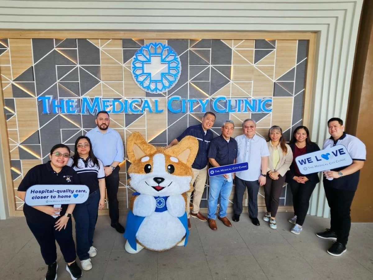 The Medical City and Filinvest team celebrate the opening of the clinic in Filinvest Mall Dumaguete.