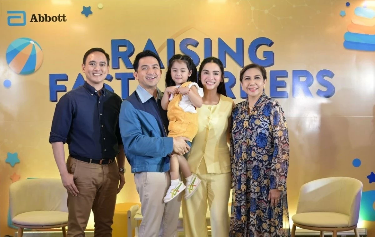 Dr. Jose Rodolfo Dimaano, Dennis Trillo, Dylan, Jennylyn Mercado, and Dr. Josie Eusebio 