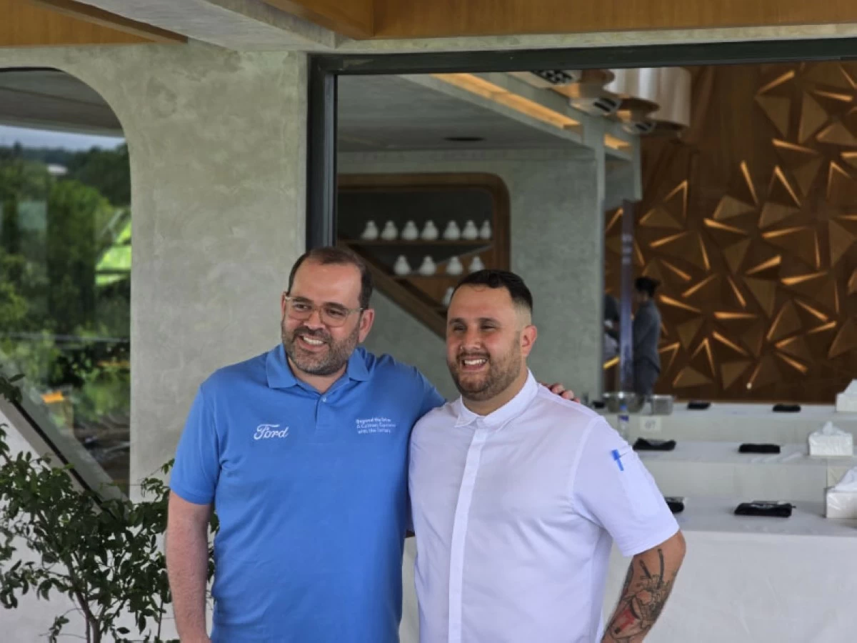 Ford Philippines President Pedro Simoes, with Asador Alfonso's Spanish-Colombian Chef, Rodrigo Osorio.