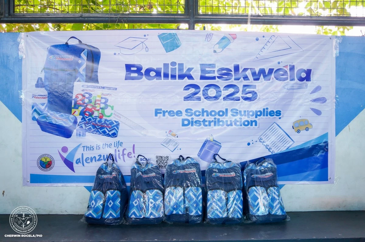 Distribution of schools supplies (Photo from Valenzuela City PIO)