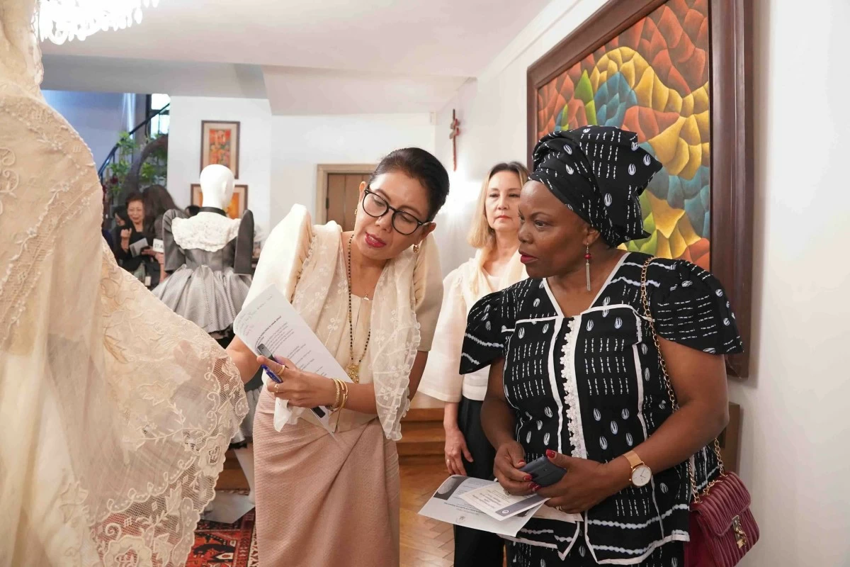 Leonora Luisa “Len” Cabili, founder and creative director of the Filipino clothing and accessories brand Filip Inna, and guest lecturer during the Philippine cultural presentation on the 