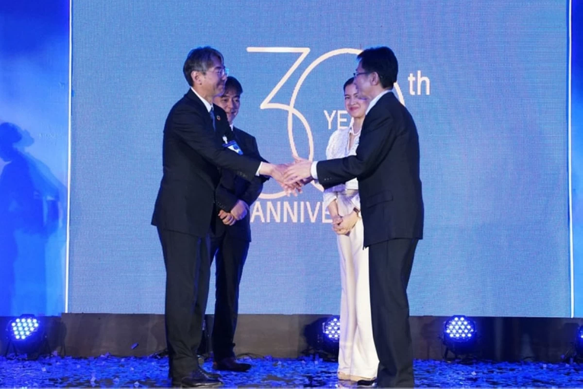 From left: Mr. Junkichi Yoshida, President of Seiko Epson Corporation (SEC); Mr. Yushi Irie, President of Epson Precision (Philippines), Inc. (EPPI); Mr Kiyohito Suzuki, Group Leader of Plan International Japan; and Ms. Pebbles Sanchez-Ogang, Executive Director of Plan International Philippines.