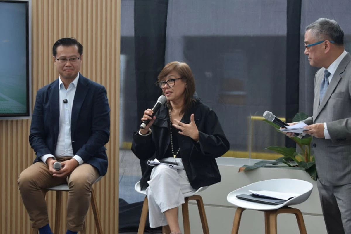 From left: Senator Sherwin Gatchalian; and Dr. Grace Gorospe-Jamon.