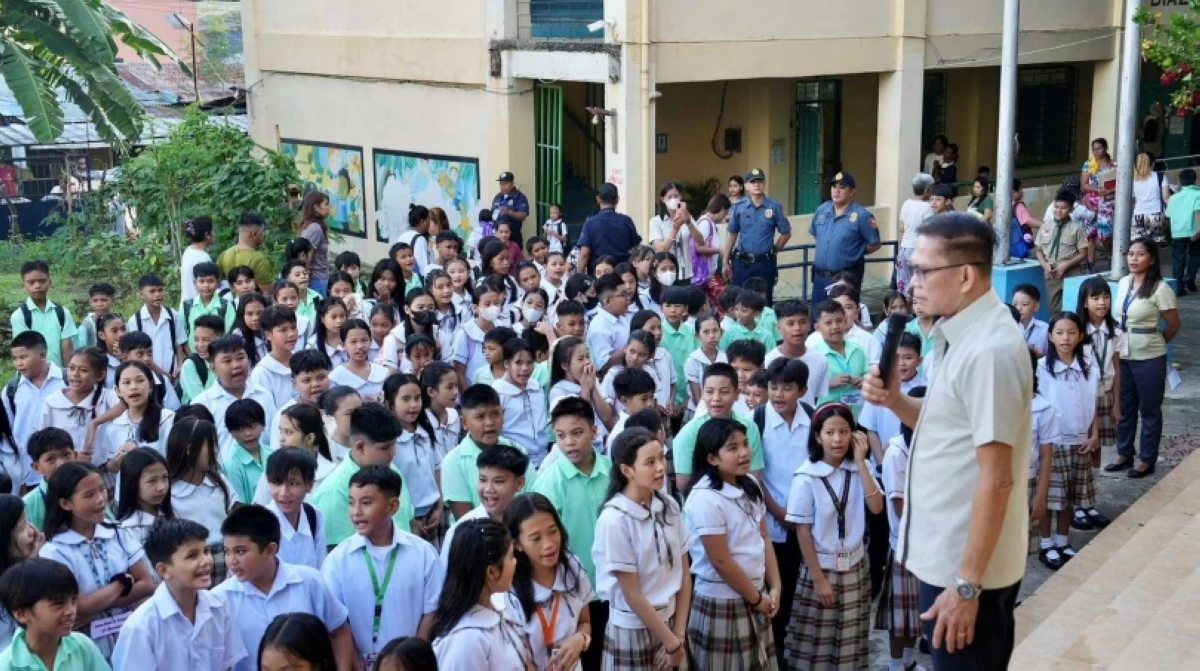 First day of classes in Muntinlupa (Photo from Muntinlupa PIO)