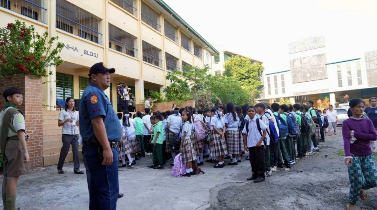 First day of classes in Muntinlupa (Photo from Muntinlupa PIO)