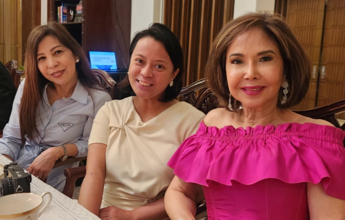 Manila Times president Blanca Calilung Mercado with Chichi Tullao-Garcia of  Happy Tummy Travels and Consul Fortune Ledesma of Monaco

