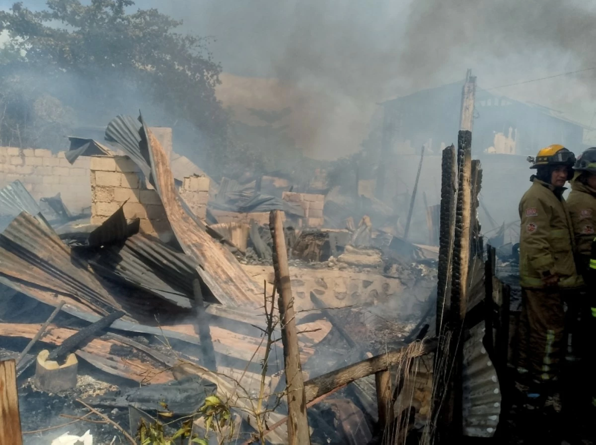 The fire in  Barangay Bambang, Taguig on June 17 (Photo from Baluarte Fire and Rescue Volunteer page on Facebook)