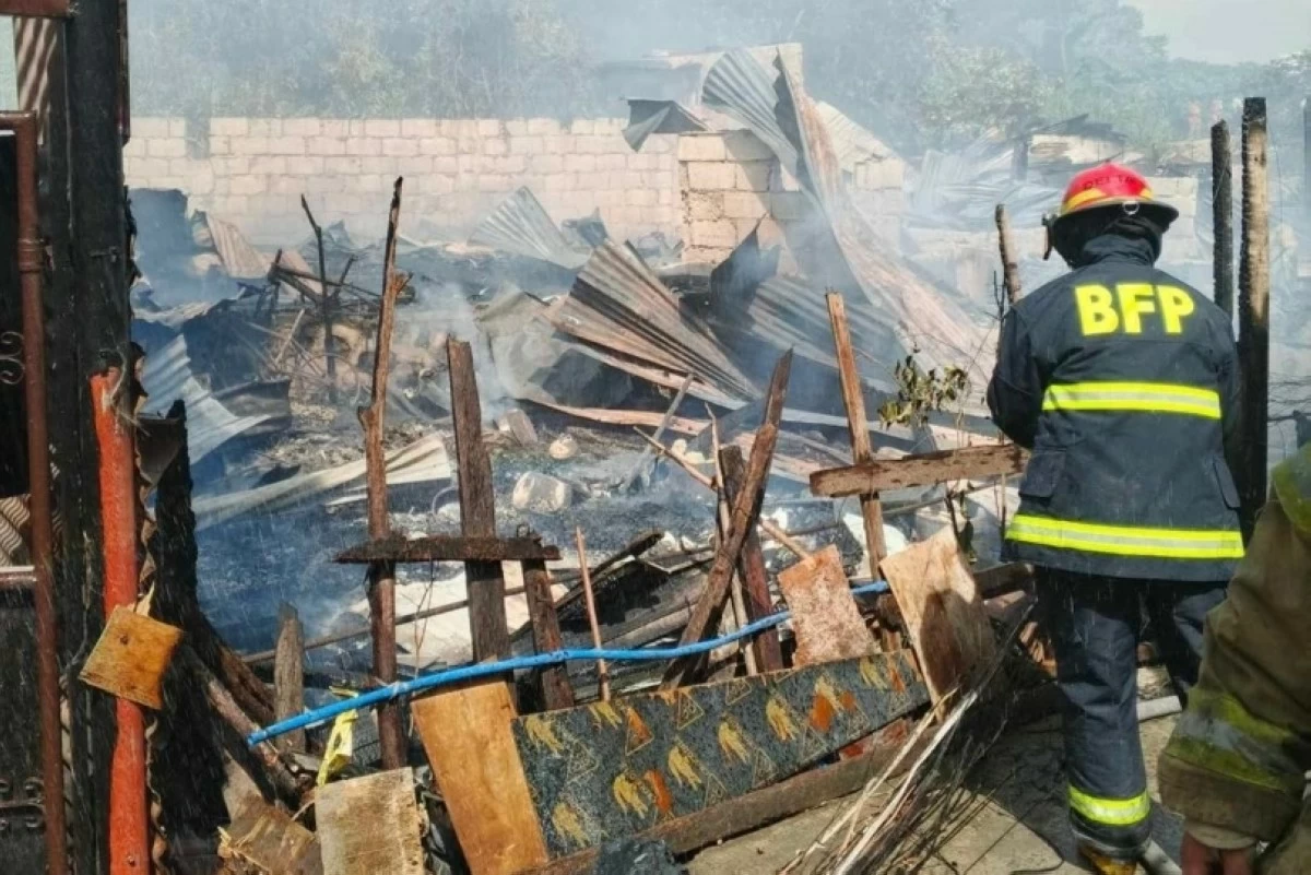 The fire in  Barangay Bambang, Taguig on June 17 (Photo from CBY Fire and Rescue Volunteer page on Facebook)