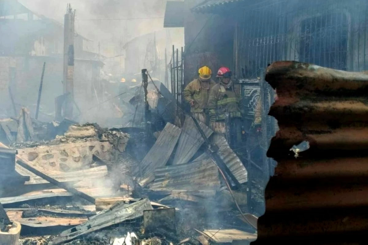 The fire in  Barangay Bambang, Taguig on June 17 (Photo from CBY Fire and Rescue Volunteer page on Facebook)