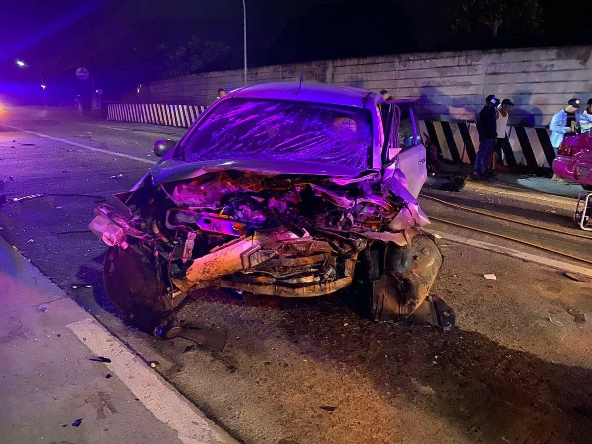 The car involved in the Tagaytay crash that killed three, including a pregnant woman (Photo from Cavite PPO/MANILA BULLETIN)