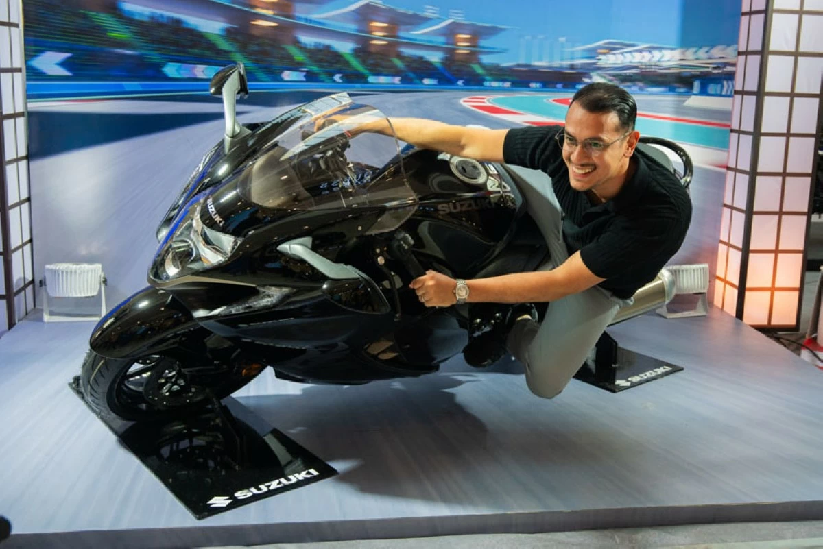 Guests can interact with or have their photos taken at the Suzuki exhibit.