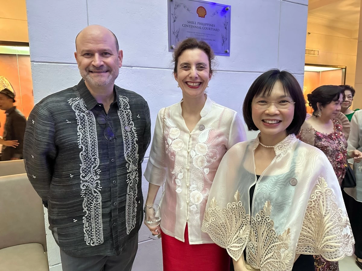 Patrick Vaysse, Sophie Mougel, and Serena Lim