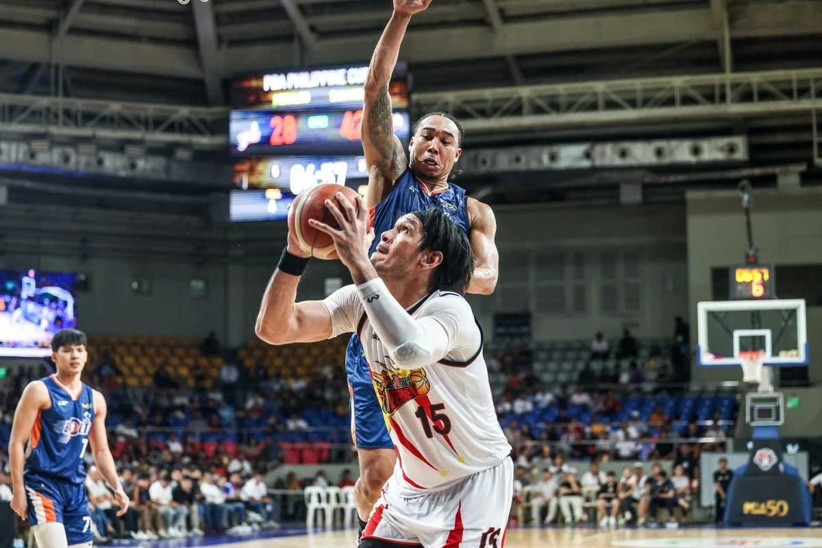 June Mar Fajardo leads SMB with 23 points and 15 points. (PBA Images)